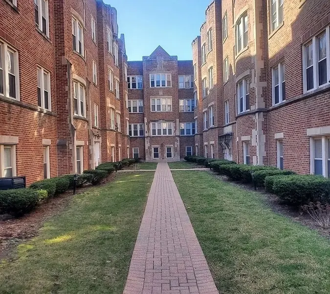 40 N Menard AVE #1A, Chicago, IL 60644