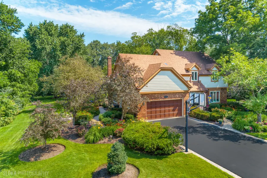 400 Bramble LN, Deer Park, IL 60010