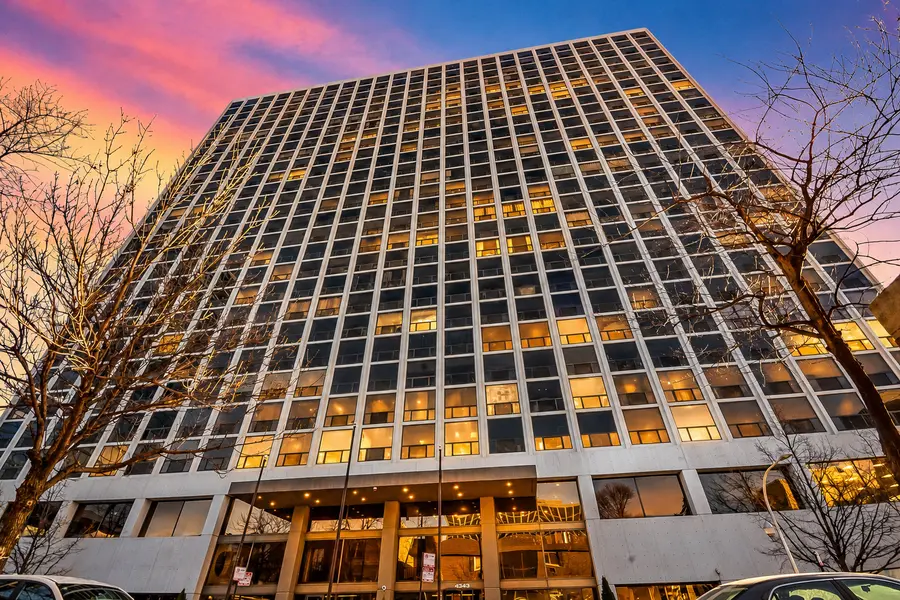 4343 N Clarendon AVE #2801, Chicago, IL 60613