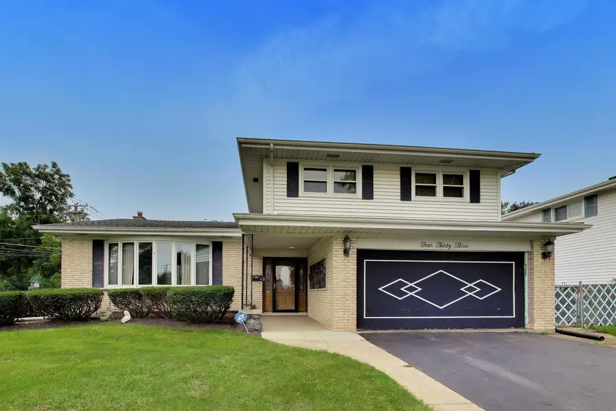 433 Kinkaid CT, Des Plaines, IL 60016