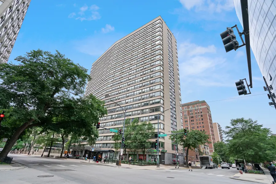 2930 N Sheridan RD #2108, Chicago, IL 60657