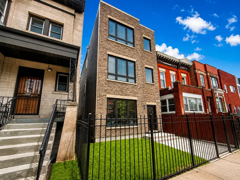 3031 W WARREN BLVD, Chicago, IL 60612