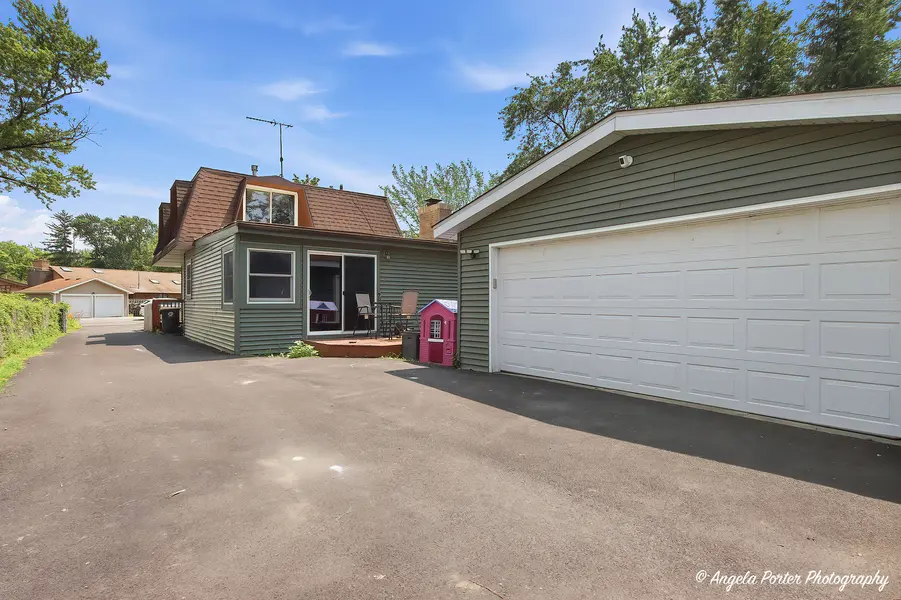 42680 N Lake DR, Antioch, IL 60002
