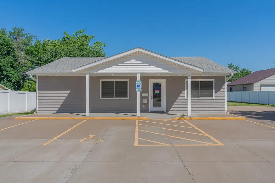 808 S Washington BLVD, Camanche, IA 52730