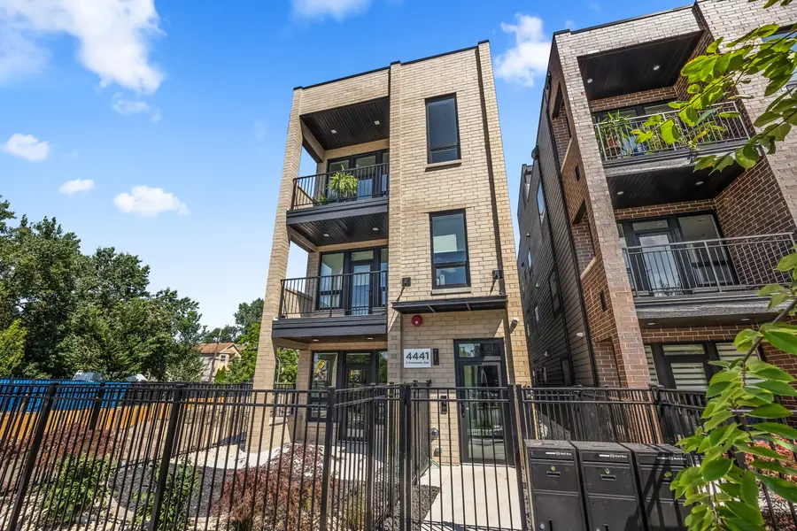 4441 S Vincennes AVE #1, Chicago, IL 60653