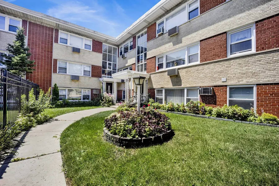 6357 W Addison ST #1FSW, Chicago, IL 60634