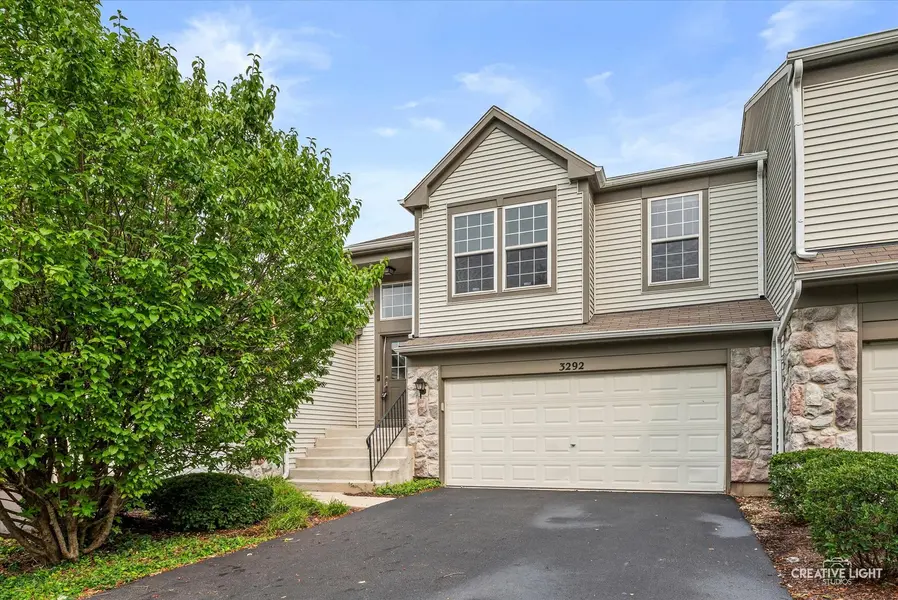 3292 Bromley LN, Aurora, IL 60502