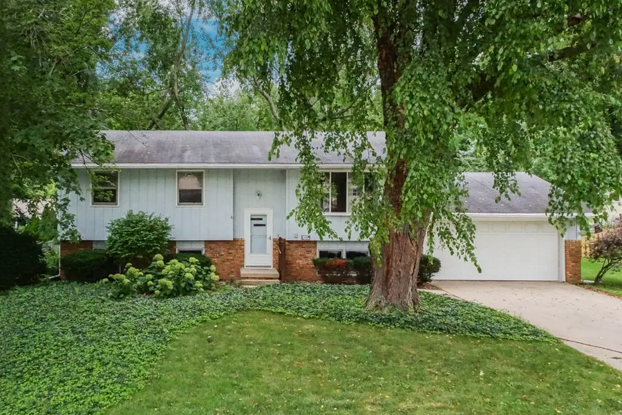 109 S Bone DR, Normal, IL 61761