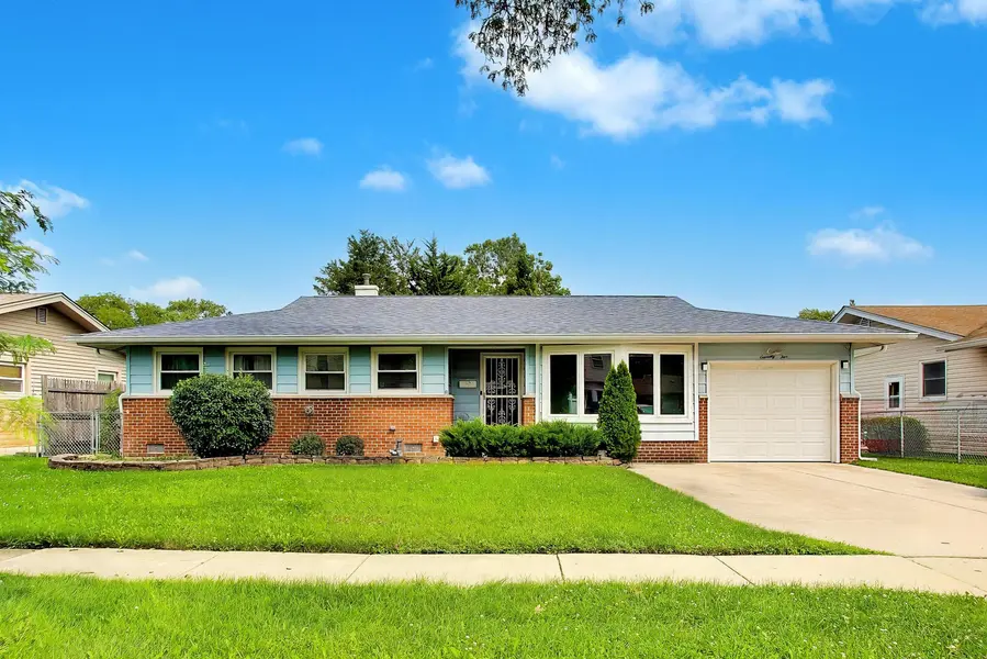 75 Ridgewood RD, Elk Grove Village, IL 60007