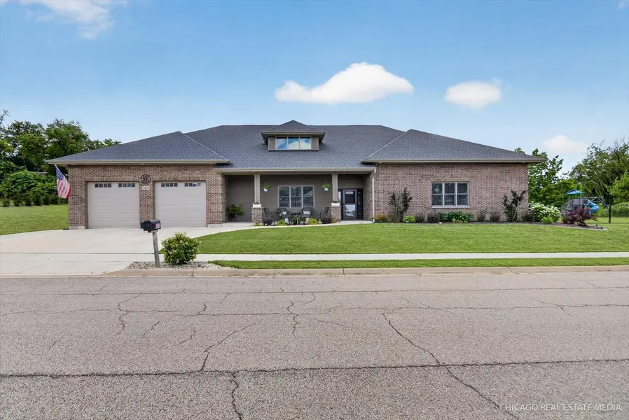 1210 Stonegate DR, Marengo, IL 60152