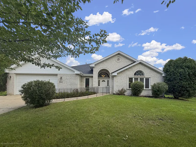 9441 Witham LN, Woodridge, IL 60517