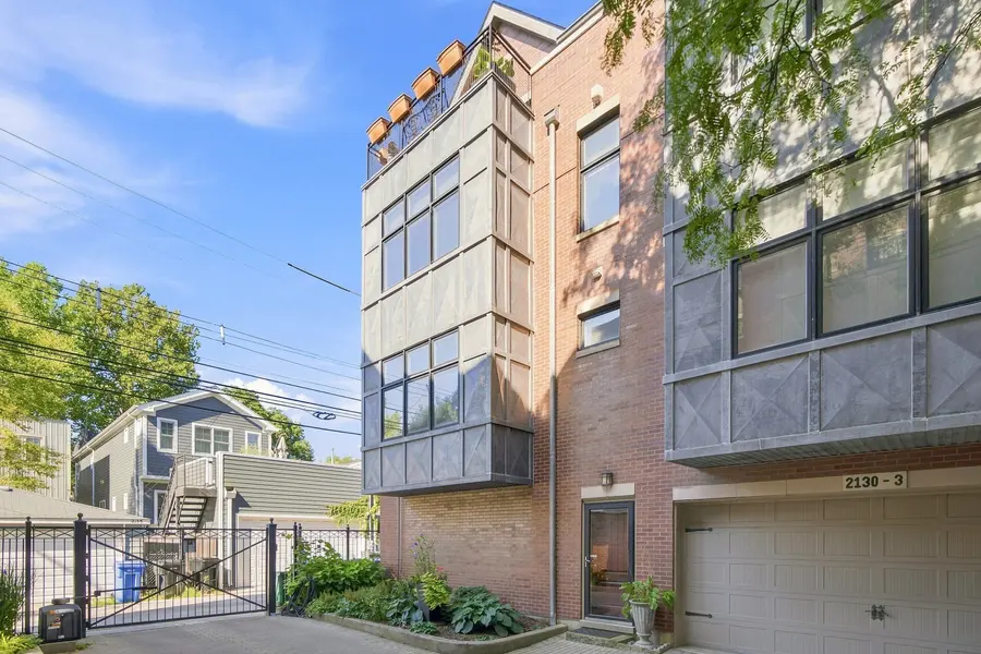 2130 W Irving Park RD #4, Chicago, IL 60618