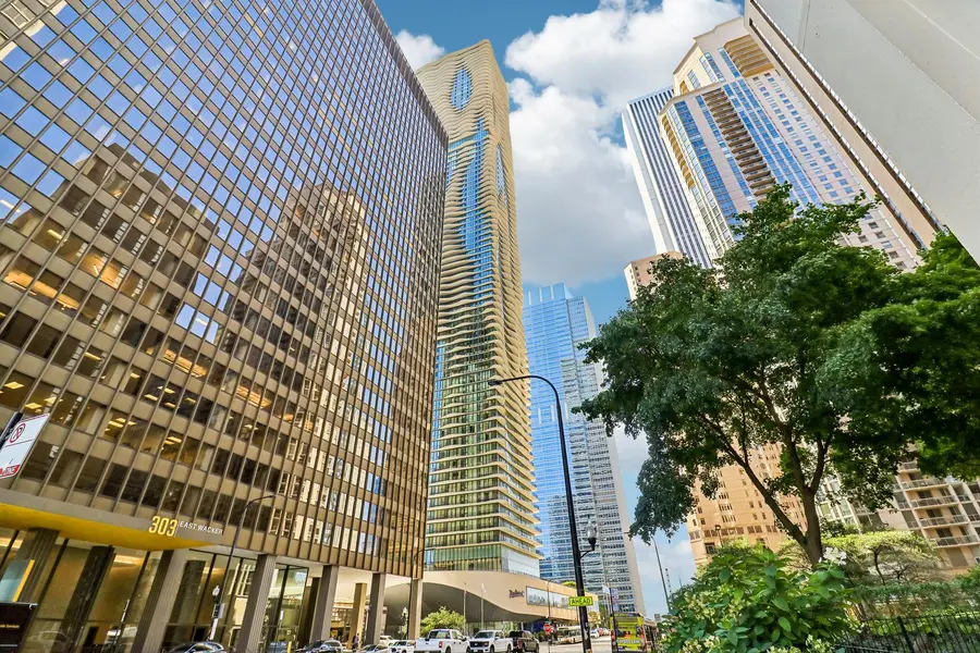 225 N Columbus DR #6103, Chicago, IL 60601