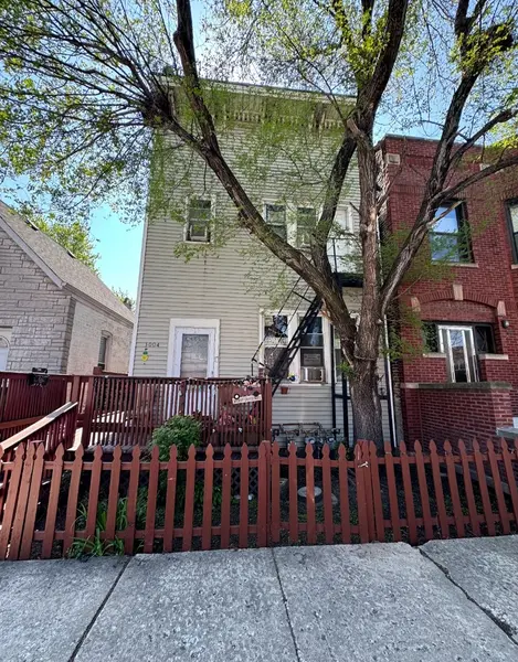 3004 S Loomis ST, Chicago, IL 60608