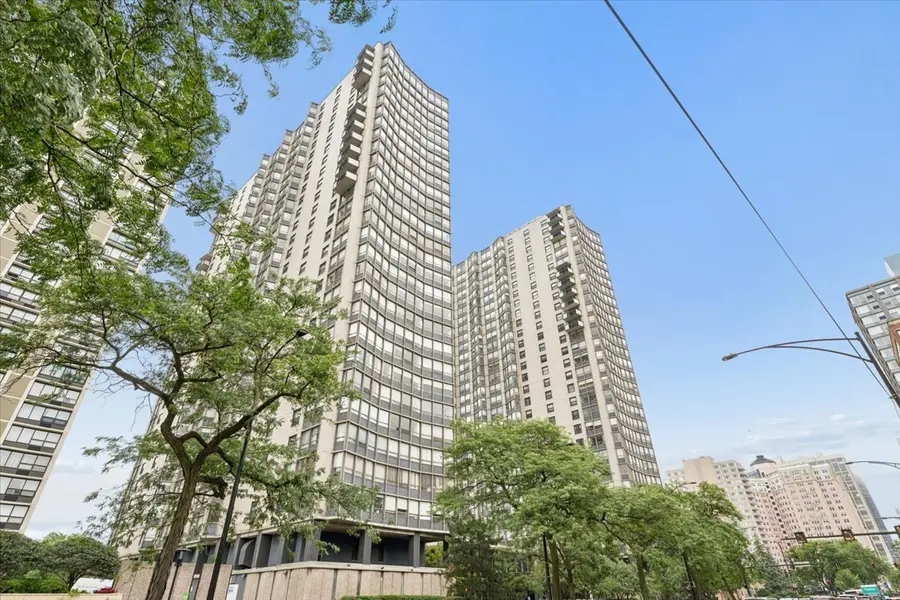 5701 N Sheridan RD #12B, Chicago, IL 60660
