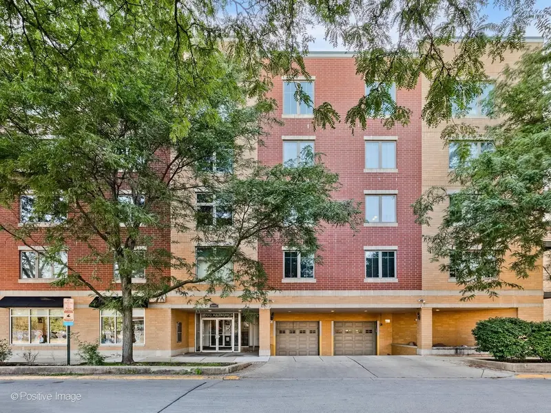 8000 Kilpatrick AVE #2F, Skokie, IL 60076