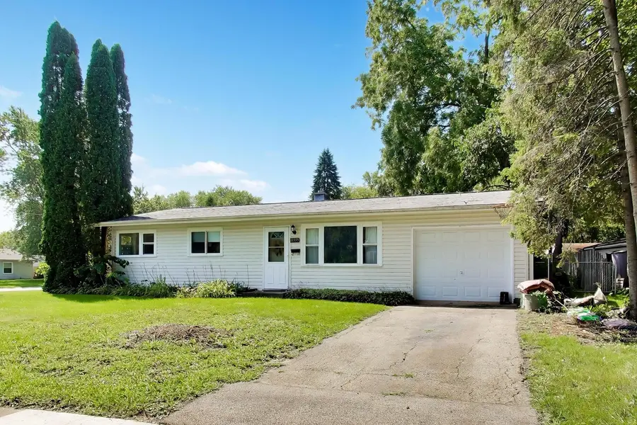 18559 W Karen LN, Gurnee, IL 60031