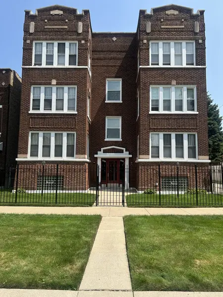 6841 S Dante AVE, Chicago, IL 60637