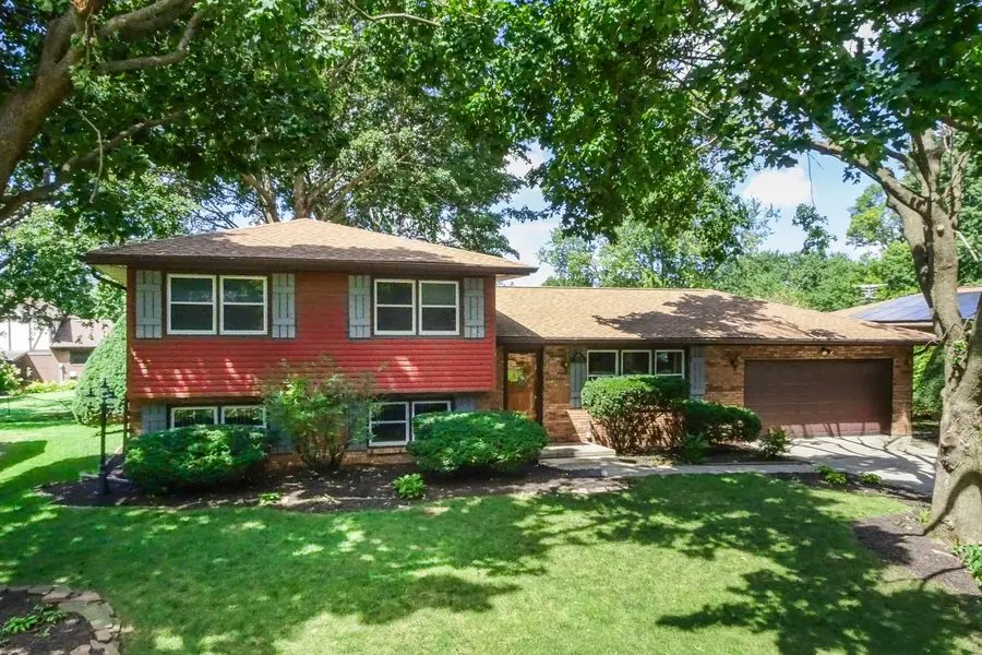 1113 Andover ST, Bloomington, IL 61704