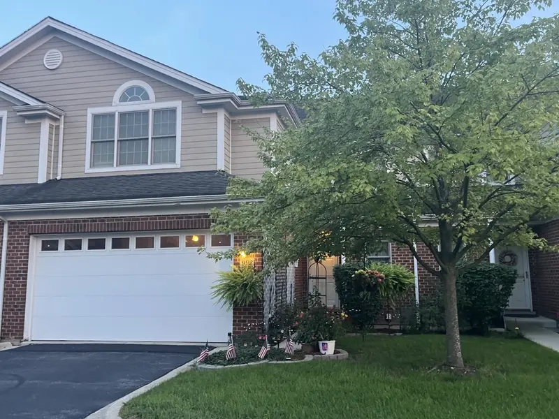 992 W Irving Park RD, Bensenville, IL 60106