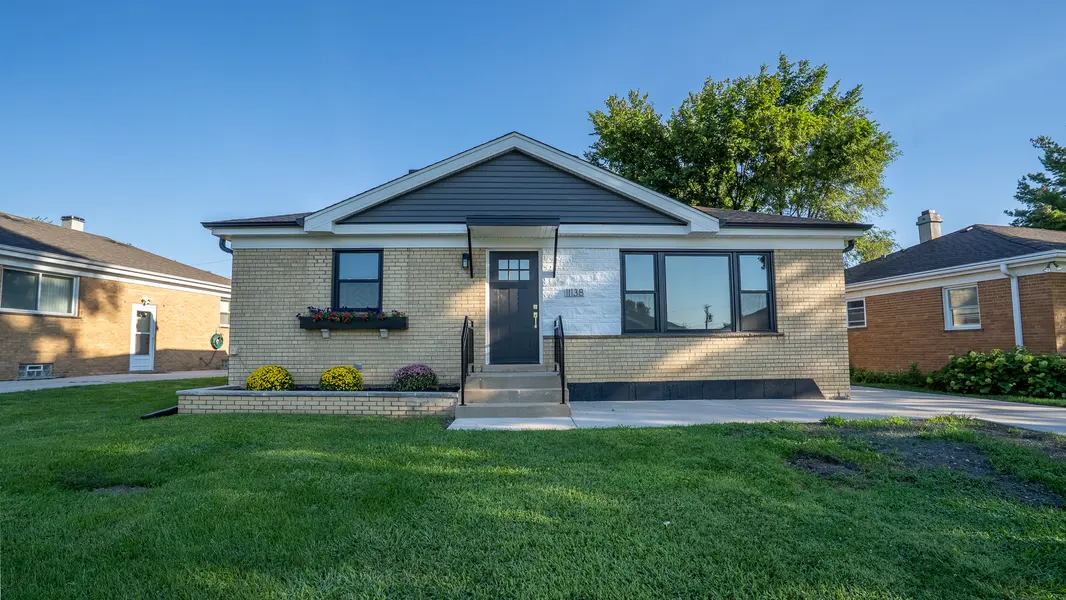 11138 Shaw ST, Westchester, IL 60154