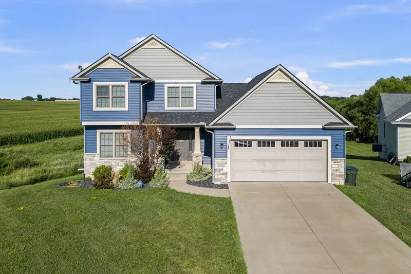 7127 MADISON ST, Davenport, IA 52806