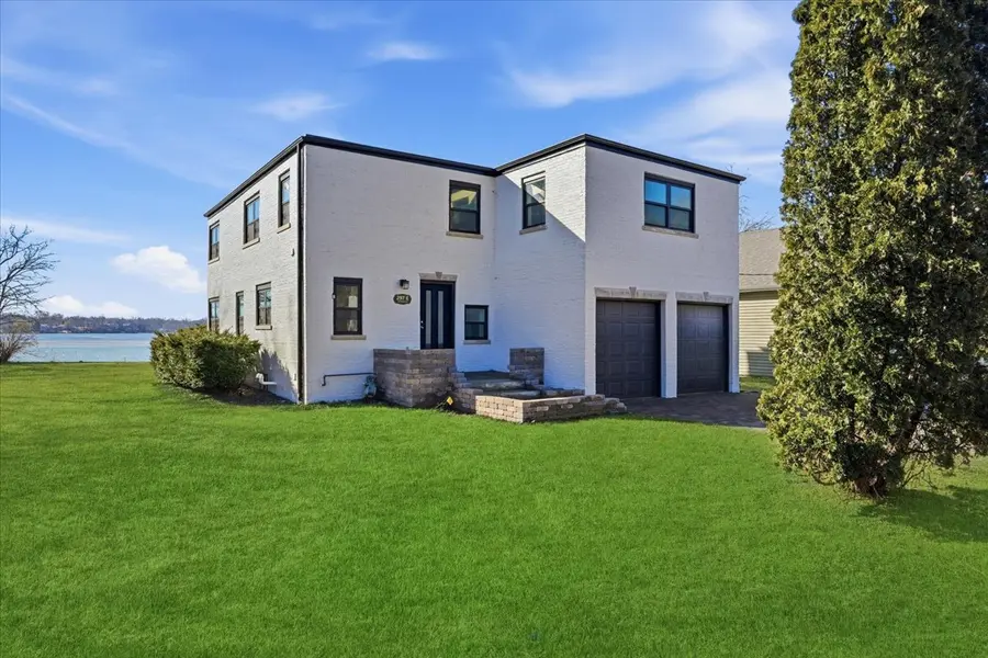297 E Lakeview AVE, Round Lake Beach, IL 60073