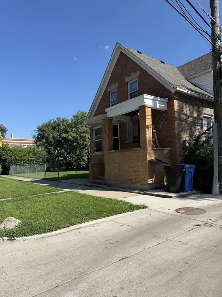 911 W 84th ST, Chicago, IL 60620