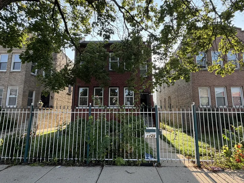 1749 N Meade AVE, Chicago, IL 60639