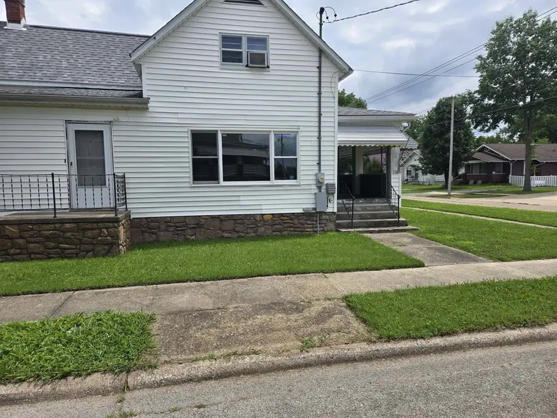128 W Homer AVE, Harrisburg, IL 62946