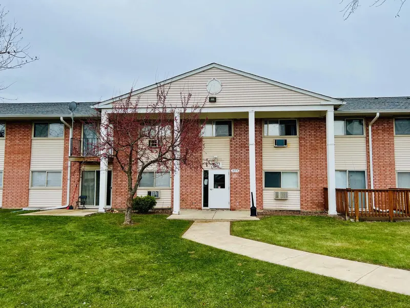 1577 Jill CT #202, Glendale Heights, IL 60139