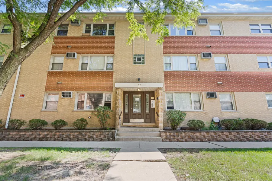 32 Elgin AVE #B2, Forest Park, IL 60130