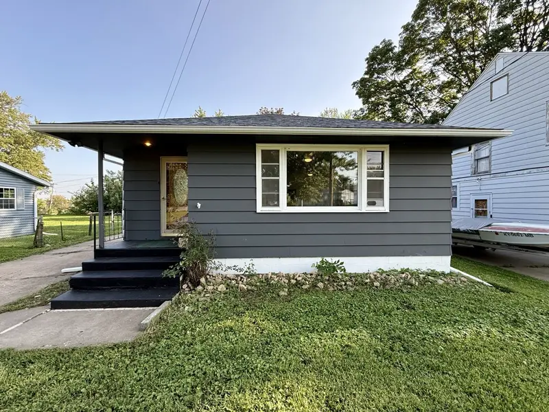 1525 27th AVE S, Clinton, IA 52732