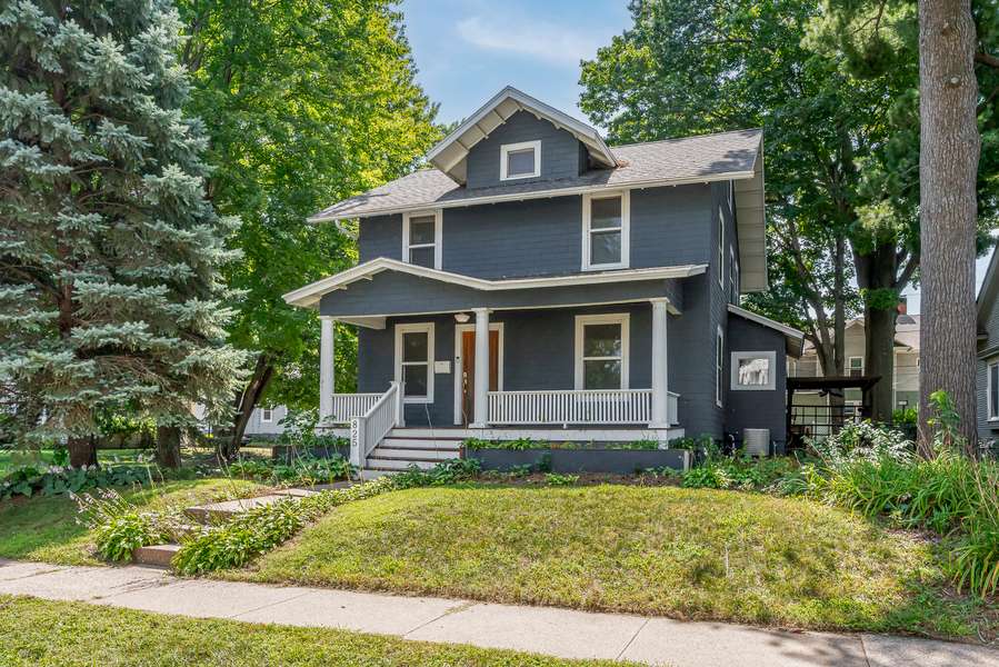 825 E Central Park AVE, Davenport, IA 52803