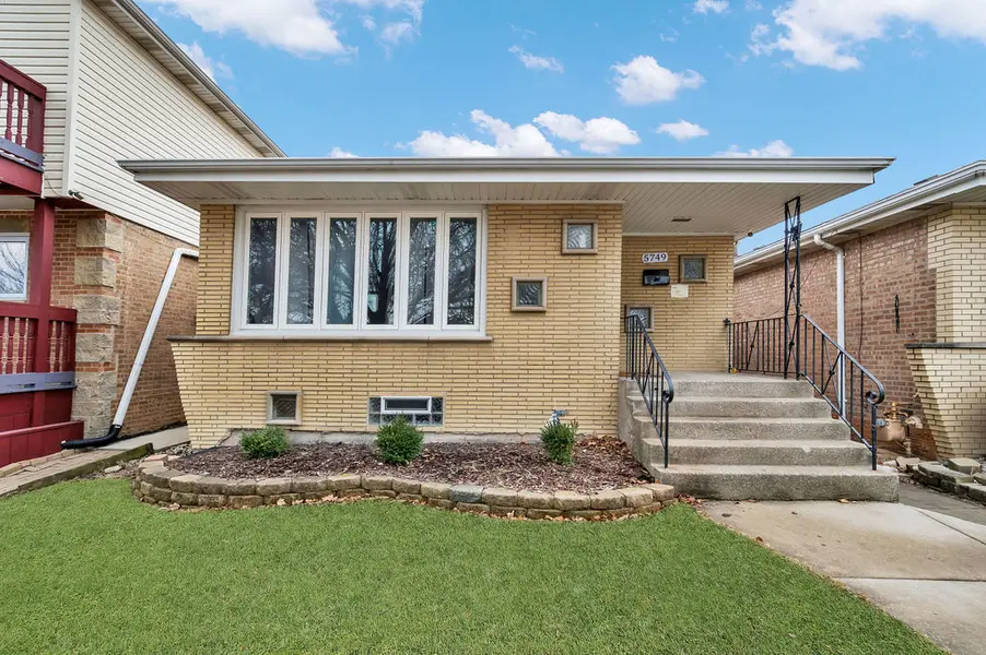 5749 W 63rd PL, Chicago, IL 60638