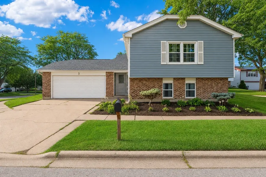 3 WHITEHALL CT, Streamwood, IL 60107
