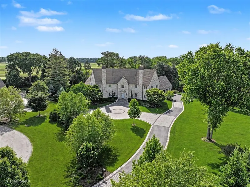 25W451 Plamondon RD, Wheaton, IL 60189