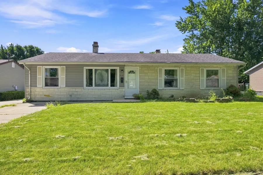 1725 Evergreen AVE, Hanover Park, IL 60133