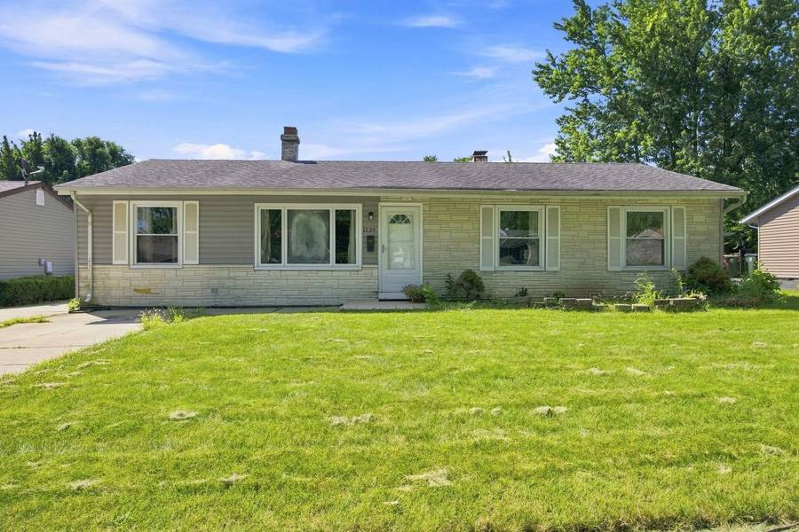 1725 Evergreen AVE, Hanover Park, IL 60133