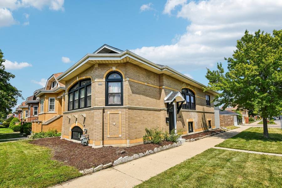 2447 Oak Park AVE, Berwyn, IL 60402