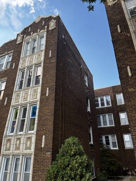 2840 W Addison ST #2S, Chicago, IL 60618