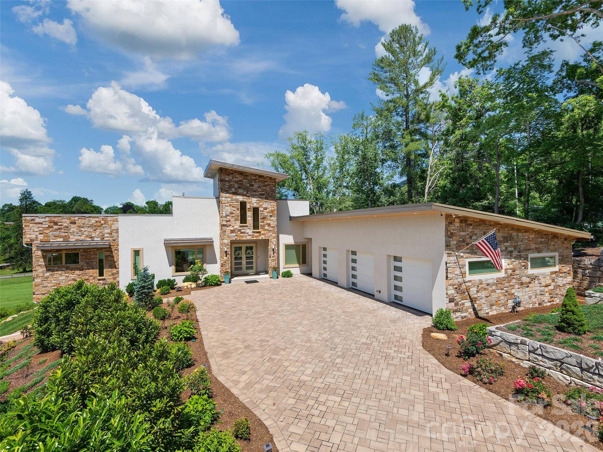 123 Wembley RD, Asheville, NC 28804