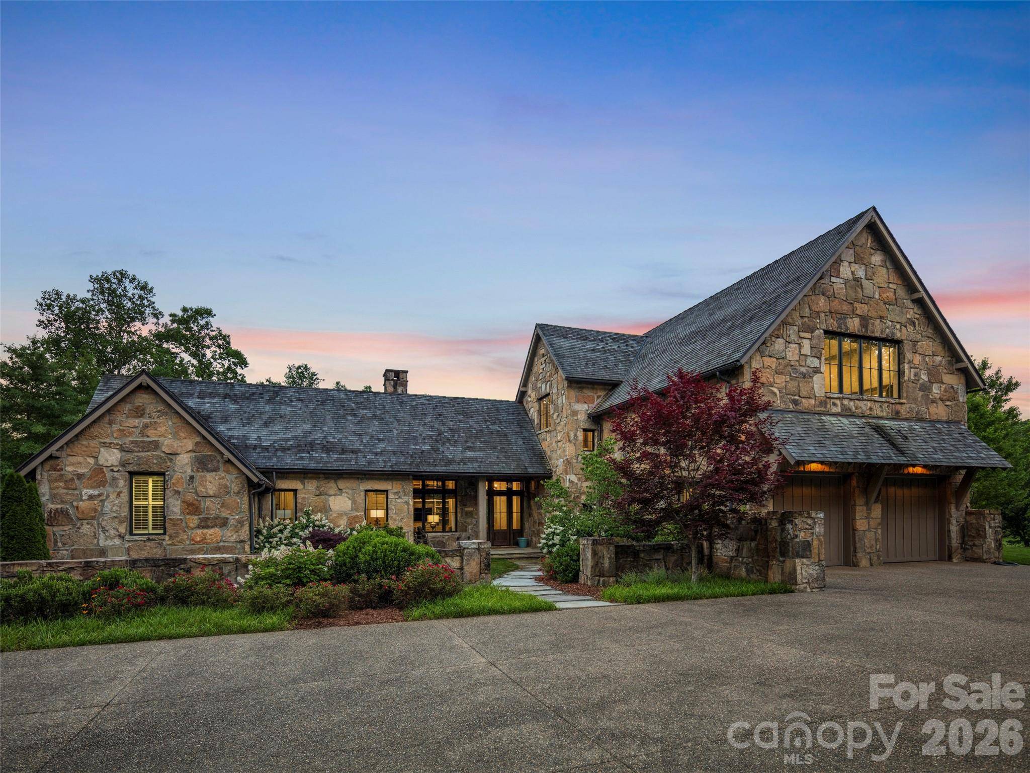 332 Walnut Valley Pkwy, Arden, NC 28704