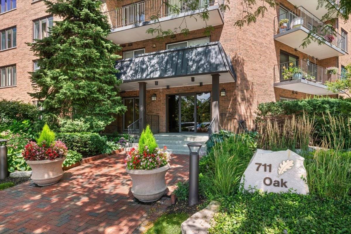 711 Oak ST #308, Winnetka, IL 60093