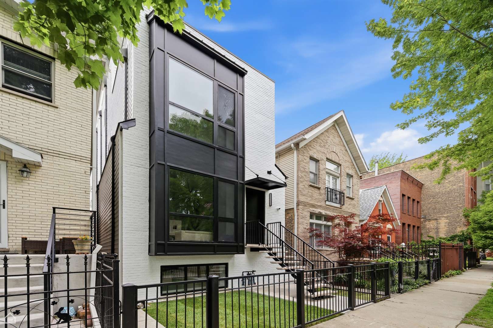 2156 N CLAREMONT ST, Chicago, IL 60647