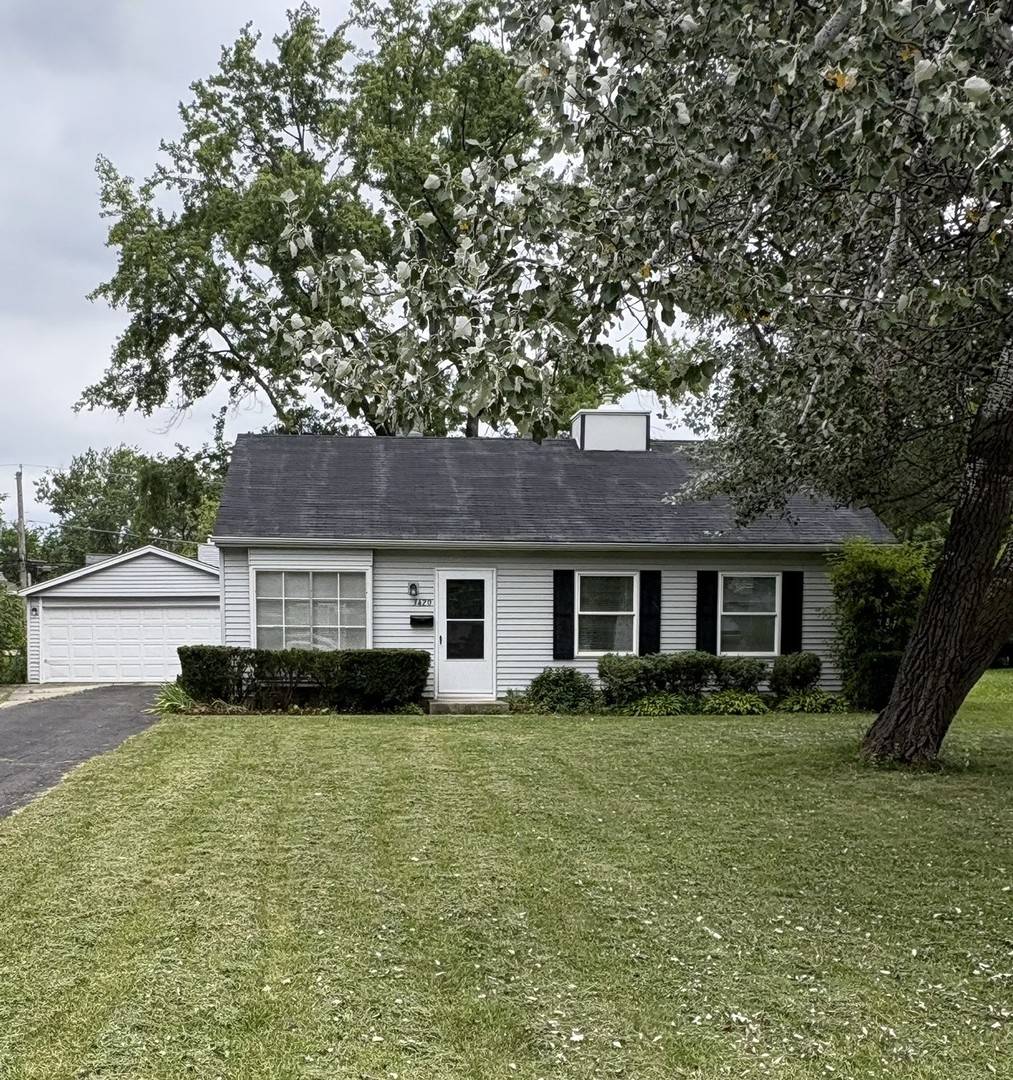 3420 Greenbriar DR, Glenview, IL 60025