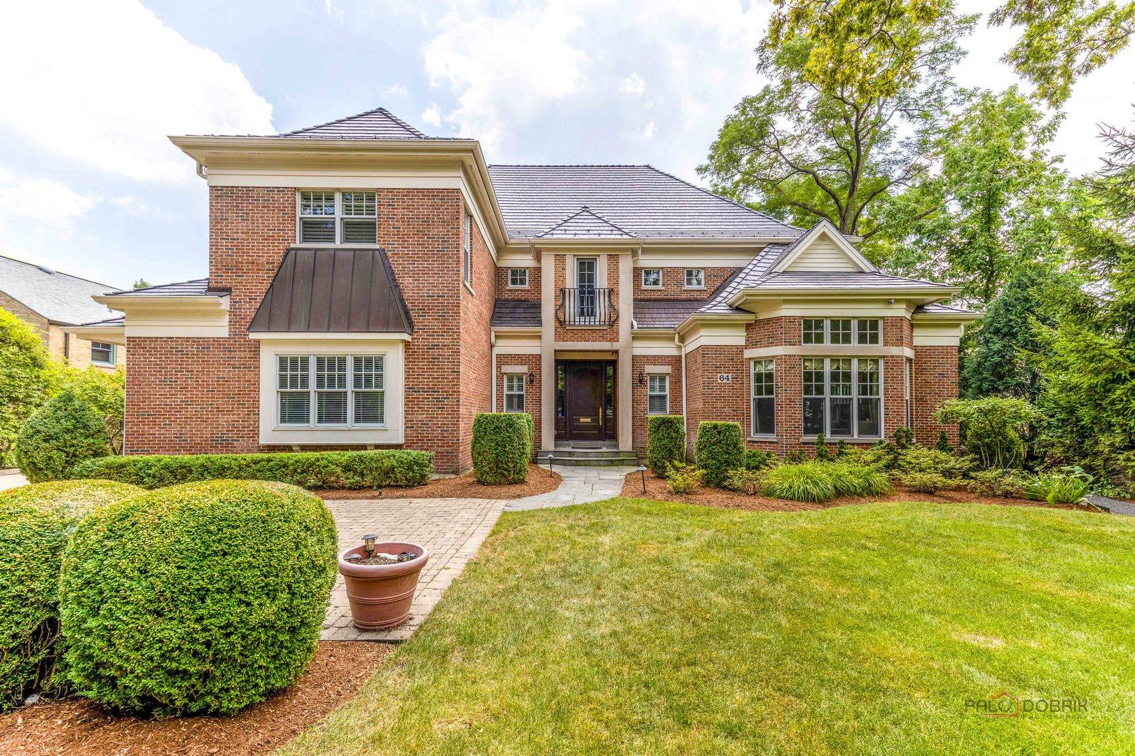 64 Crescent DR, Glencoe, IL 60022