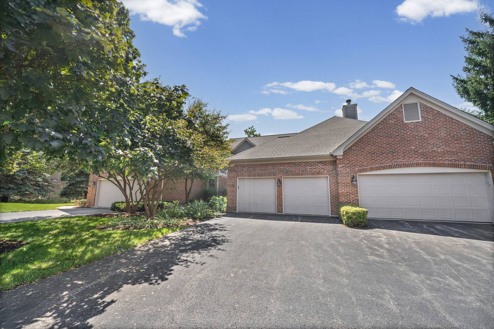 2112 Warrington CT, Glenview, IL 60026
