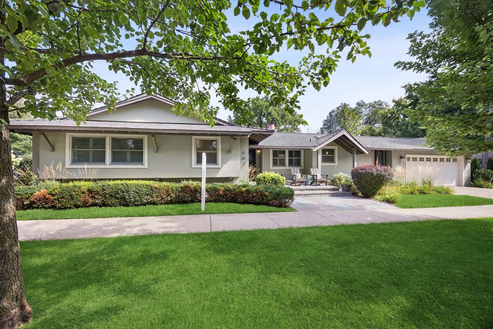 501 N Edgewood AVE, La Grange Park, IL 60526