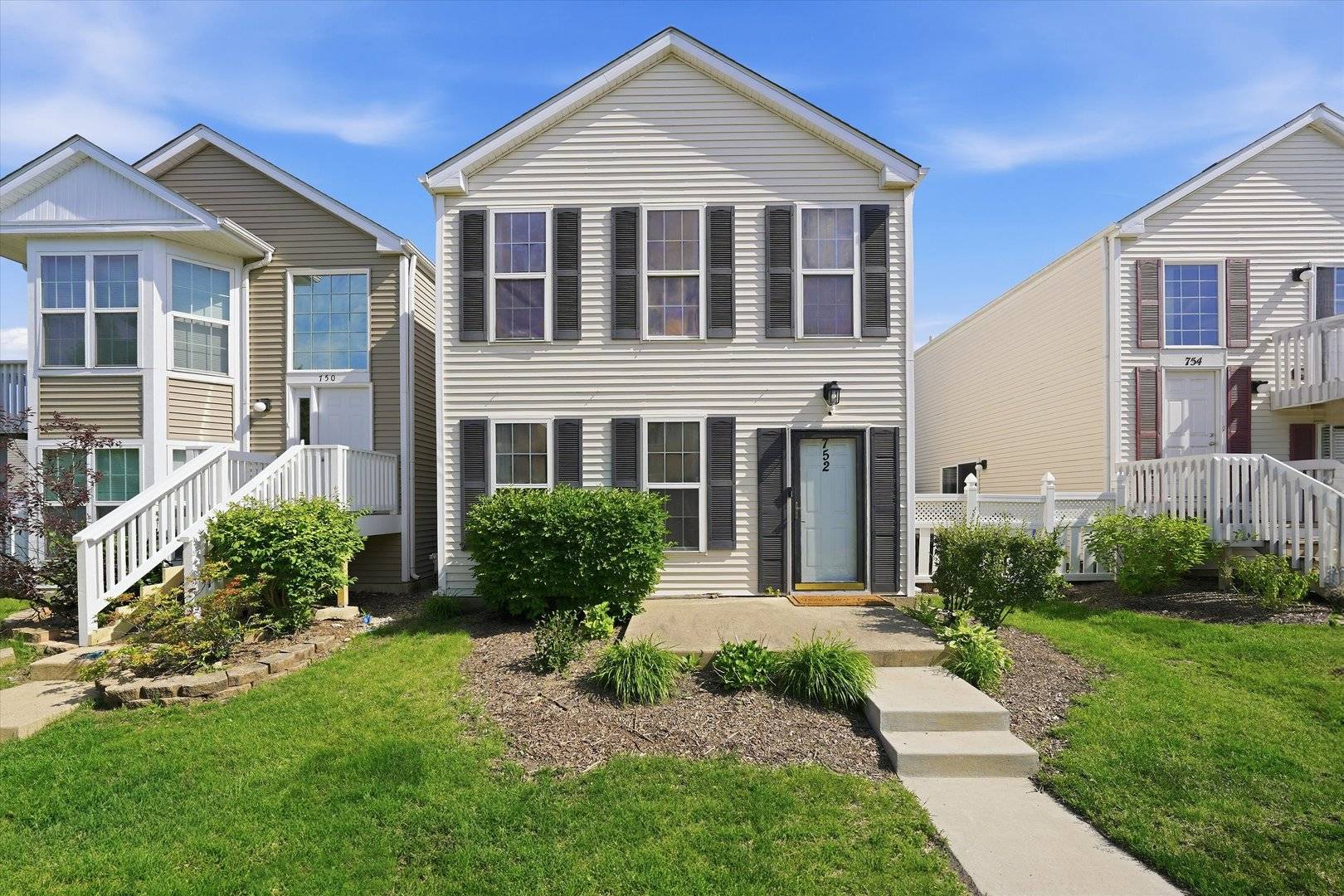 752 Four Seasons BLVD #752, Aurora, IL 60504